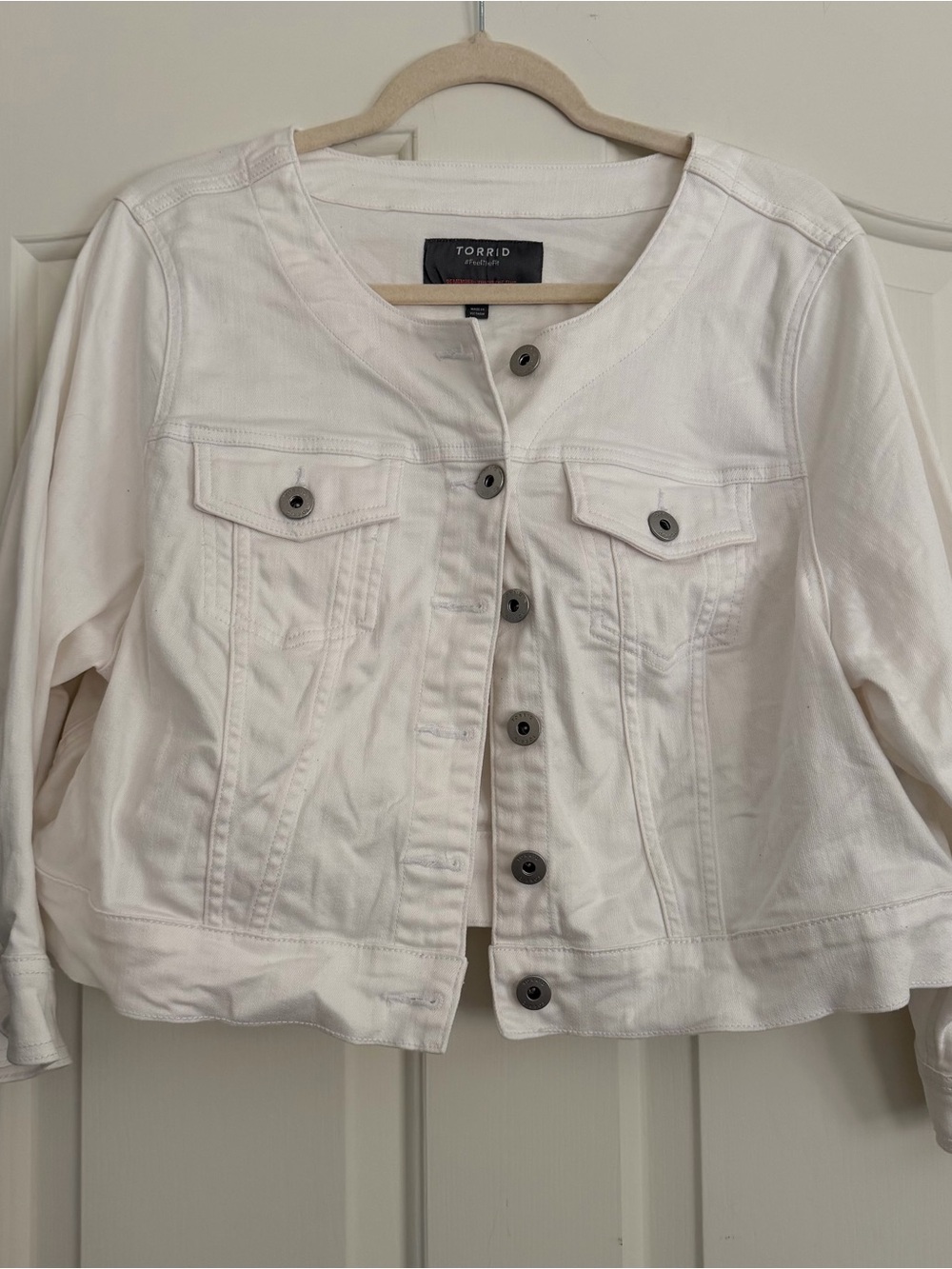 Torrid White Cropped Denim Jacket Size 2 Plus Stretch Jean Jacket